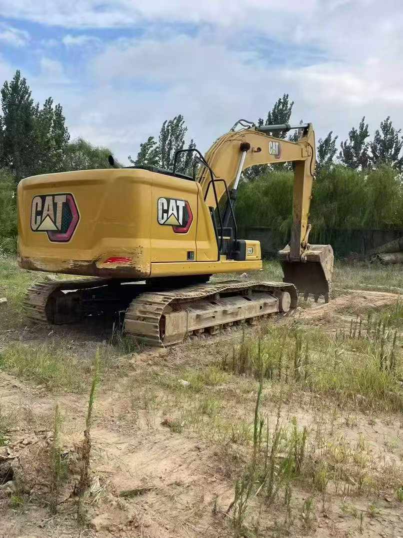 Used Caterpillar 323 Excavator 2020 Model / 3