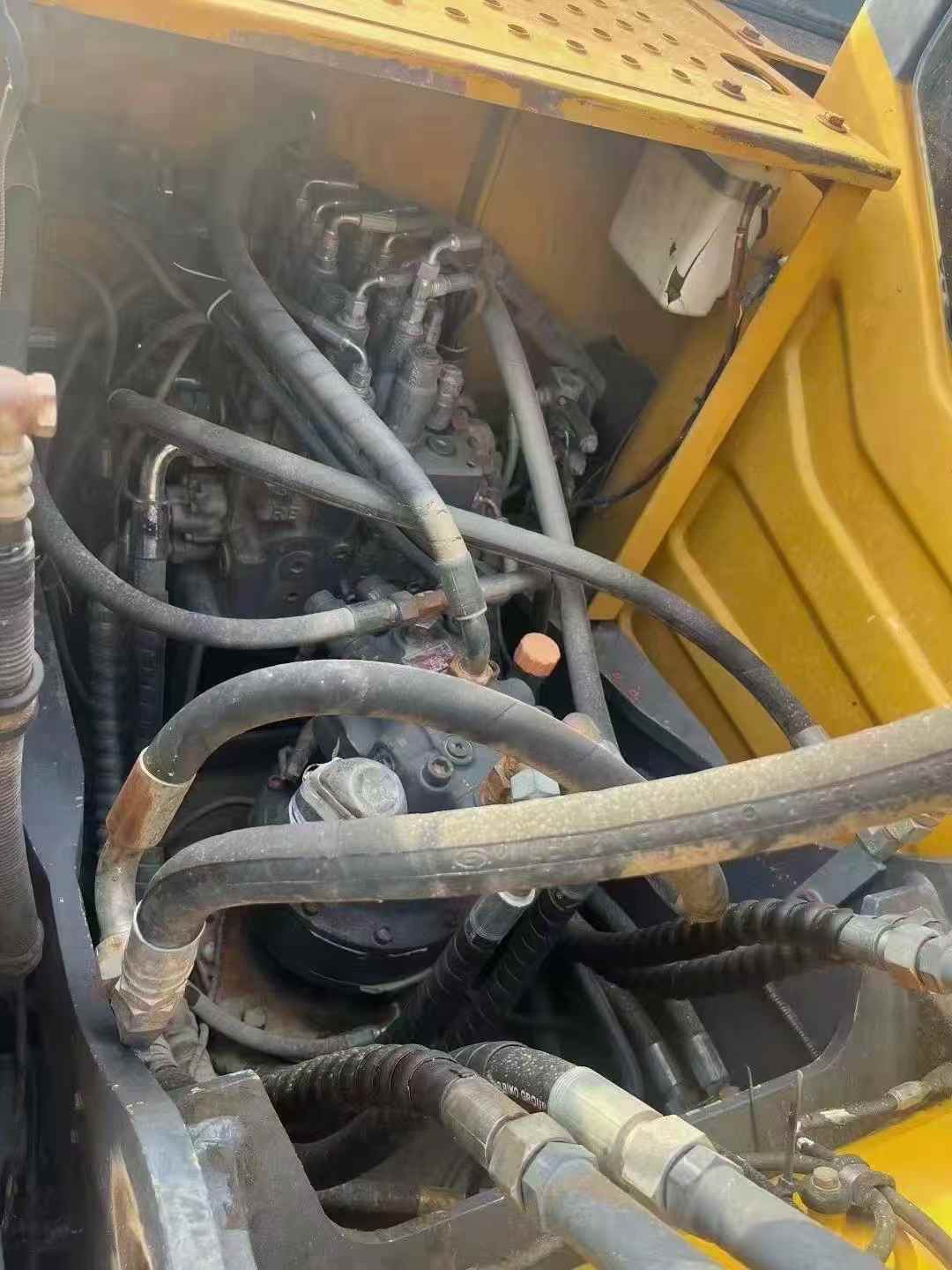 Used XCMG XE150 Excavator 2018 Model / 8