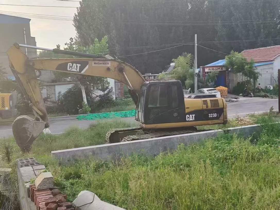 Used Caterpillar 323 Excavator 2016 Model