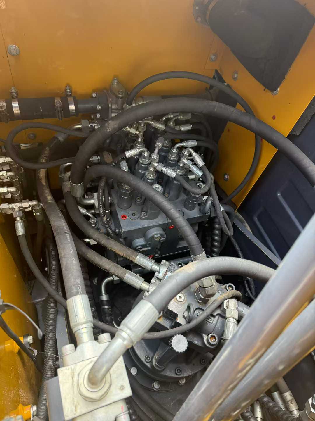 Used XCMG LW200 Excavator 2025 Model / 7