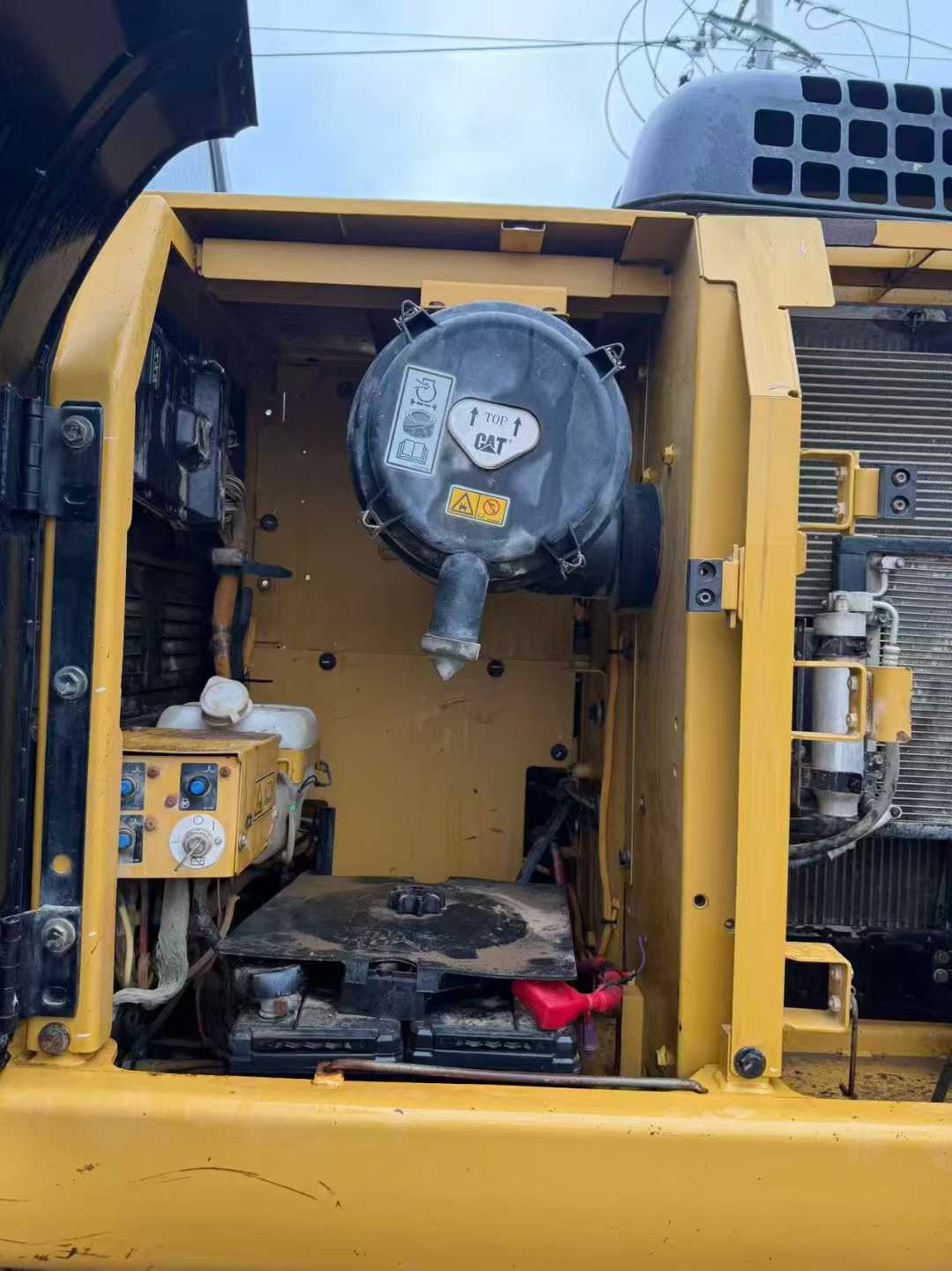 Used Caterpillar 320D Excavator 2014 Model / 6