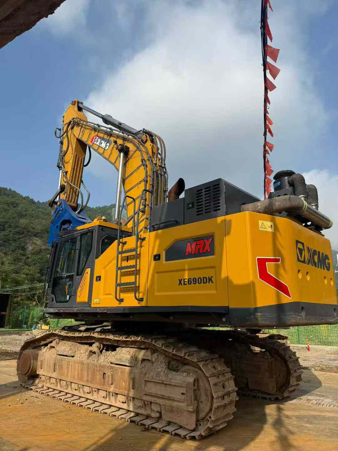 Used XCMG XE690DK Excavator 2021 Model