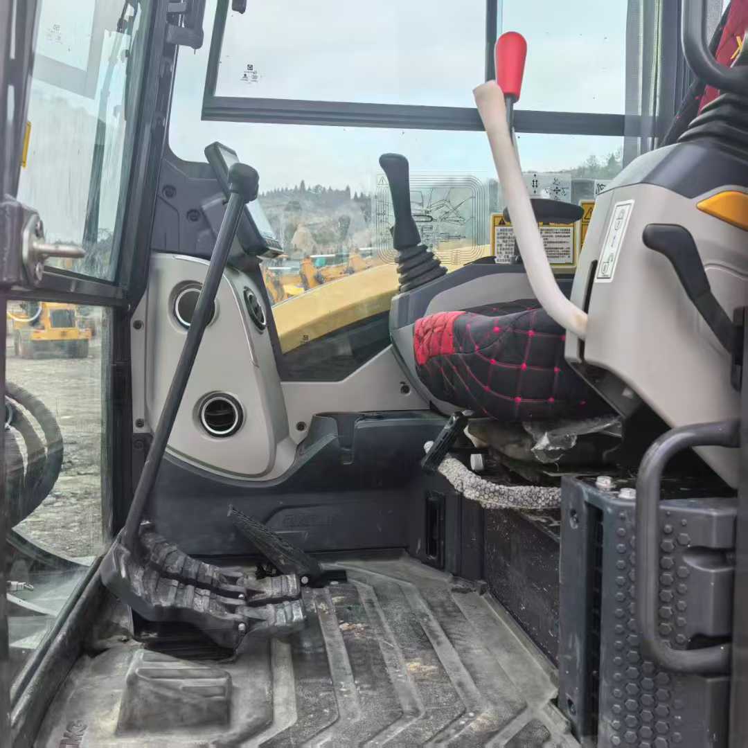 Used XCMG XE60 Excavator 2024 Model / 8