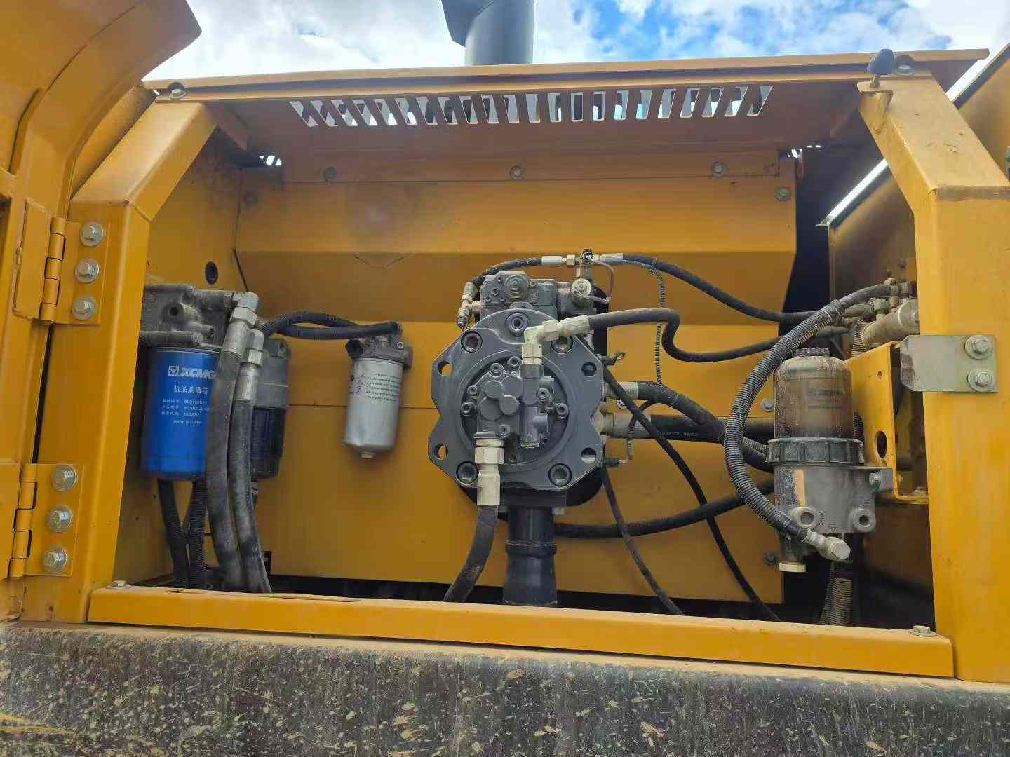 Used XCMG XE370 Excavator 2022 Model / 3