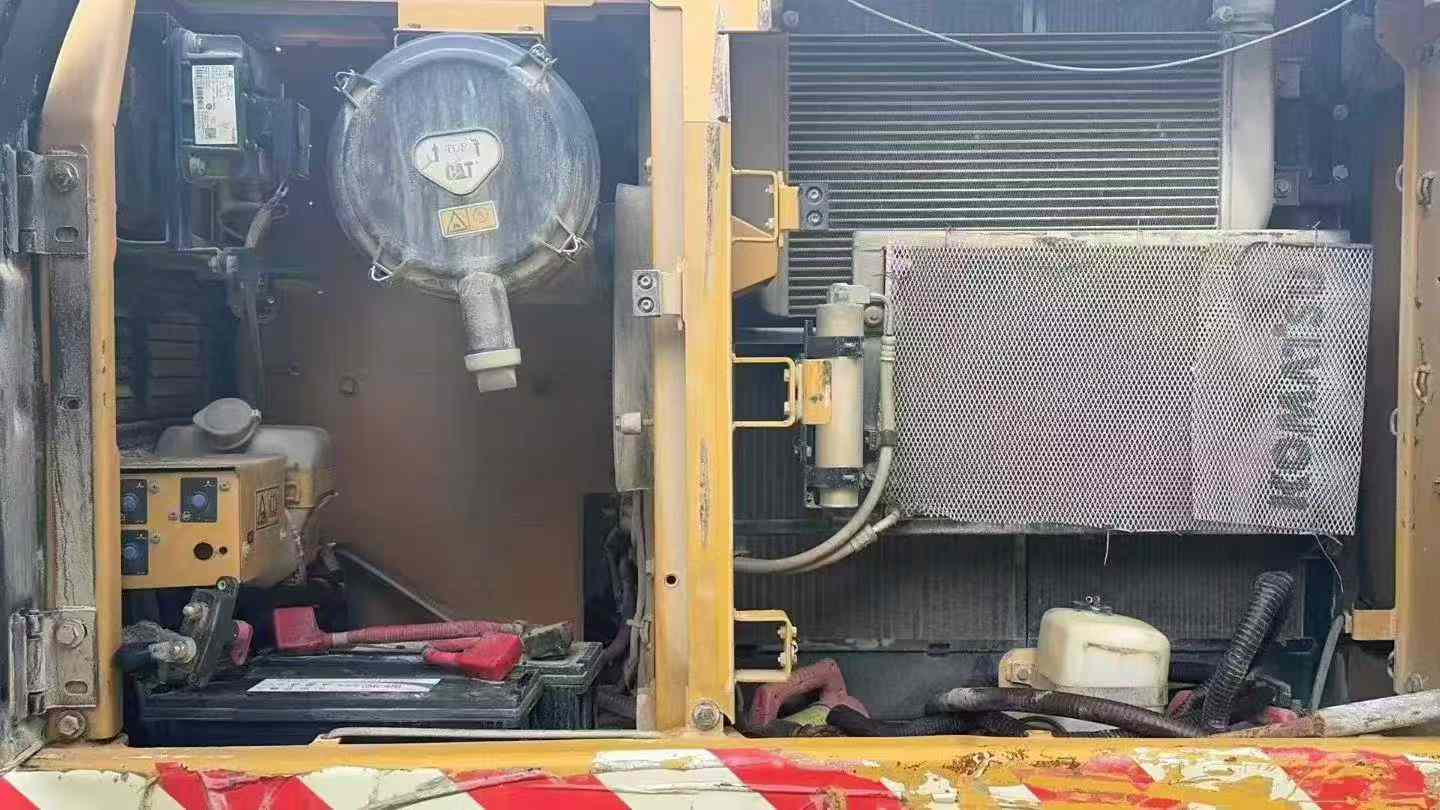 Used Caterpillar 320D Excavator 2016 Model / 3