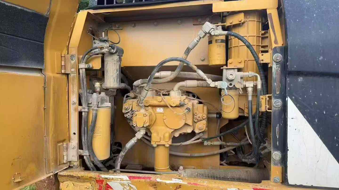 Used Caterpillar 320D Excavator 2016 Model / 7