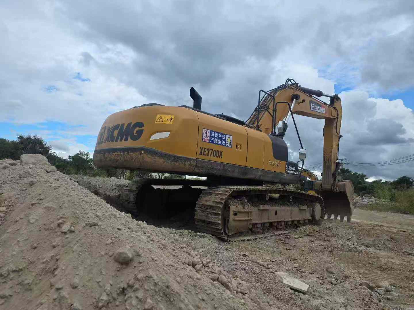 Used XCMG XE370 Excavator 2022 Model / 9