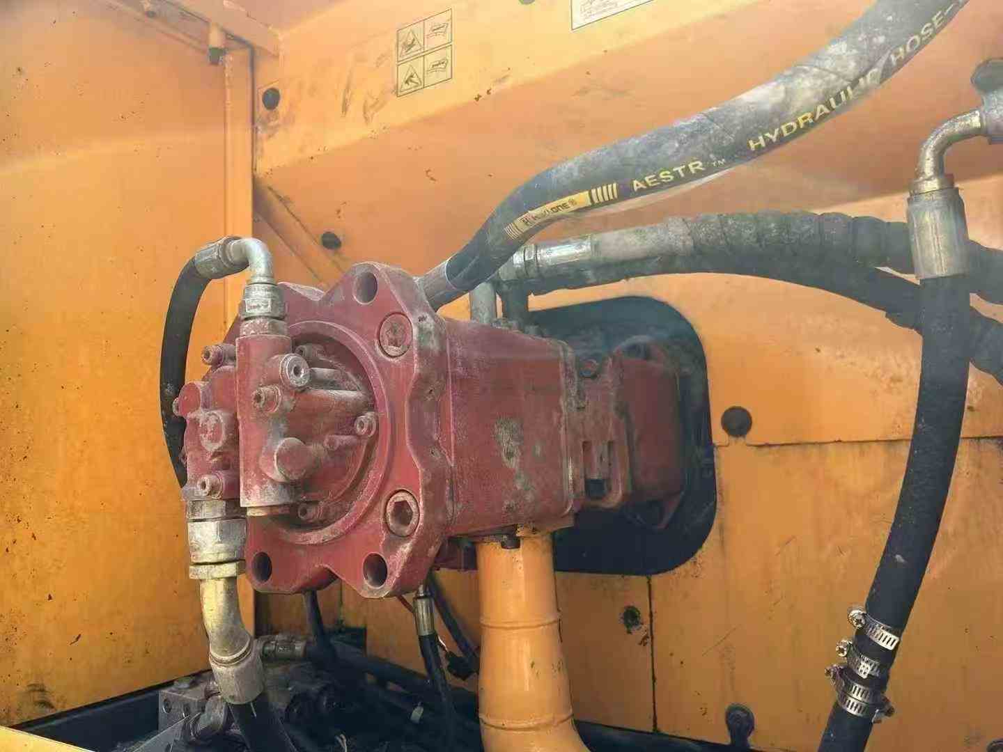 Used Hyundai R215-7 Excavator 2011 Model / 4