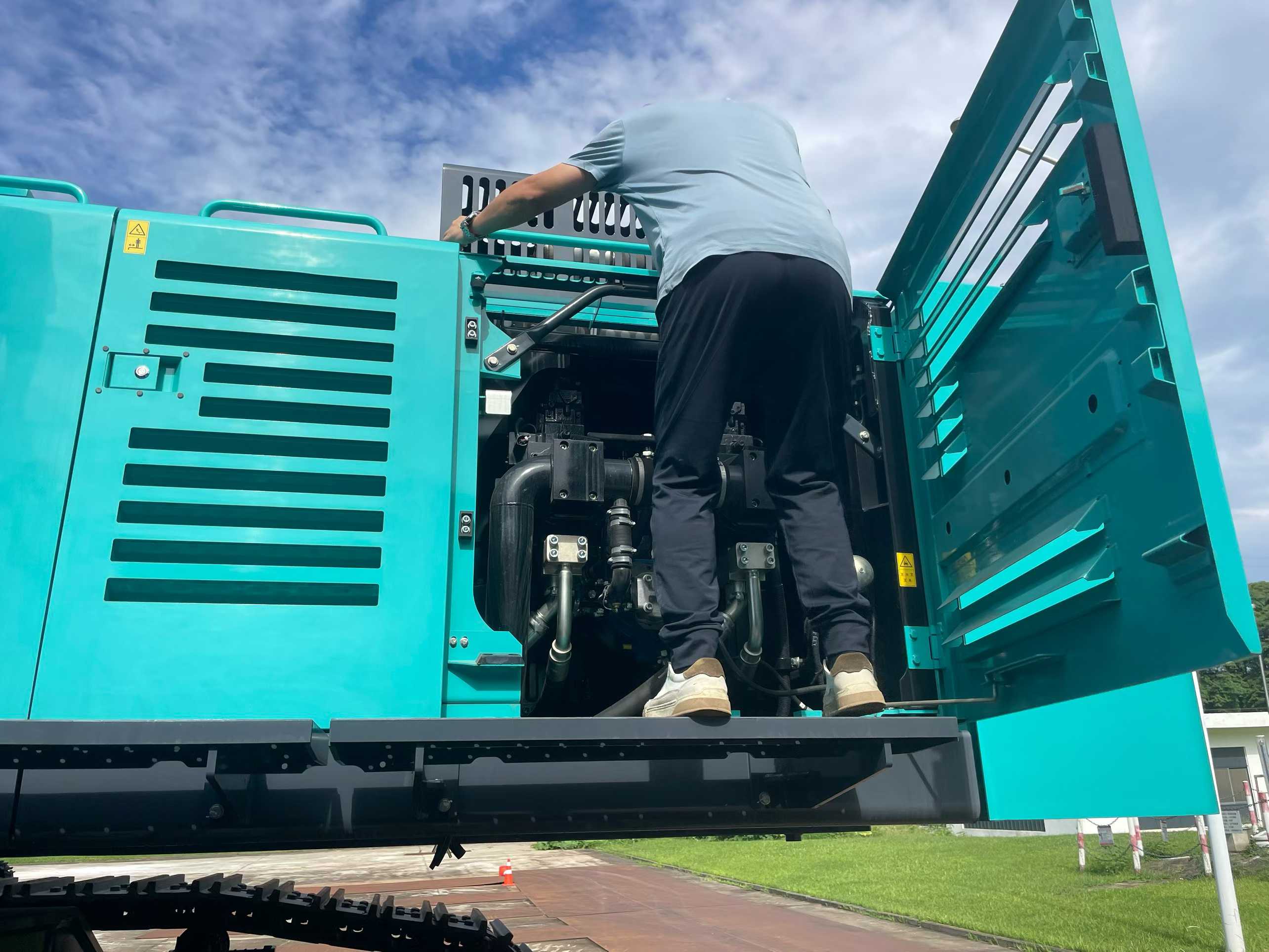 Used Kobelco SK850 Excavator 2016 Model / 6