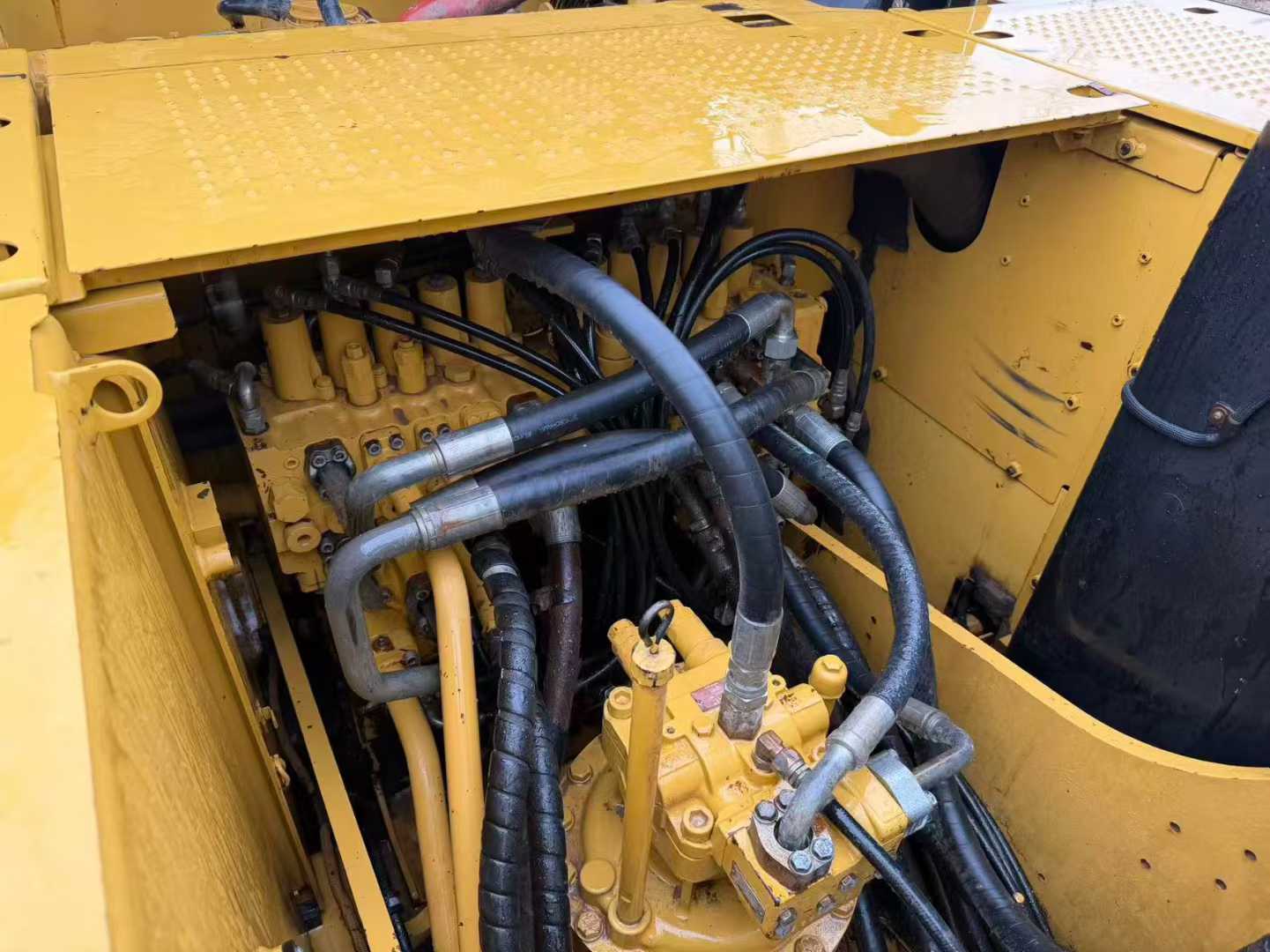 Used Caterpillar 320D Excavator 2014 Model / 9