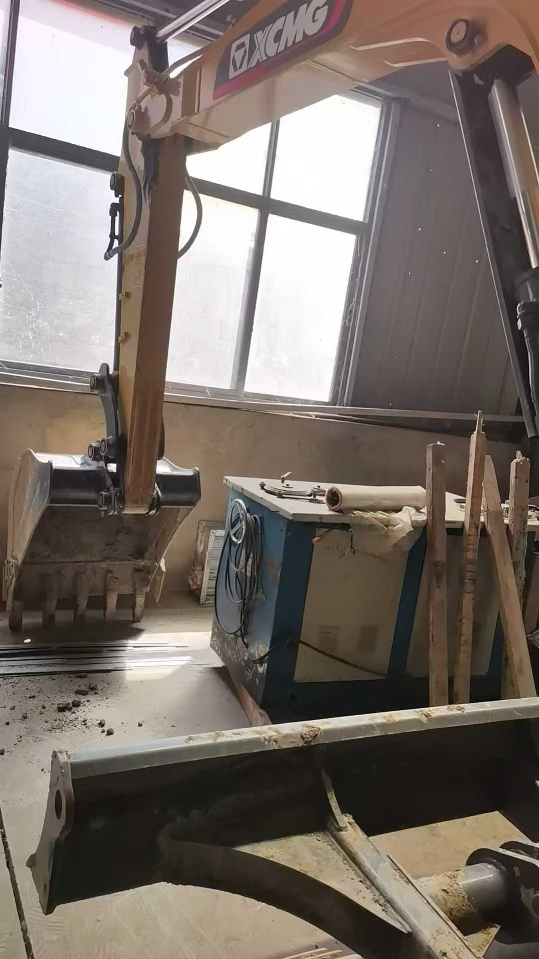 Used XCMG XE60 Excavator 2023 Model / 7