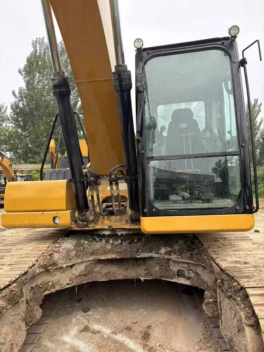 Used Caterpillar 323 Excavator 2020 Model / 4