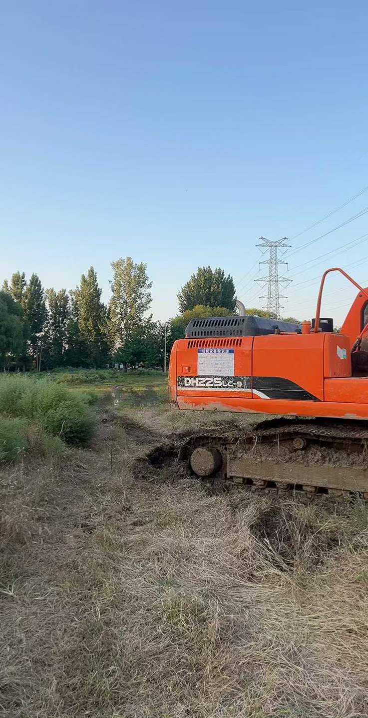 Used Doosan S225 Excavator 2015 Model / 5