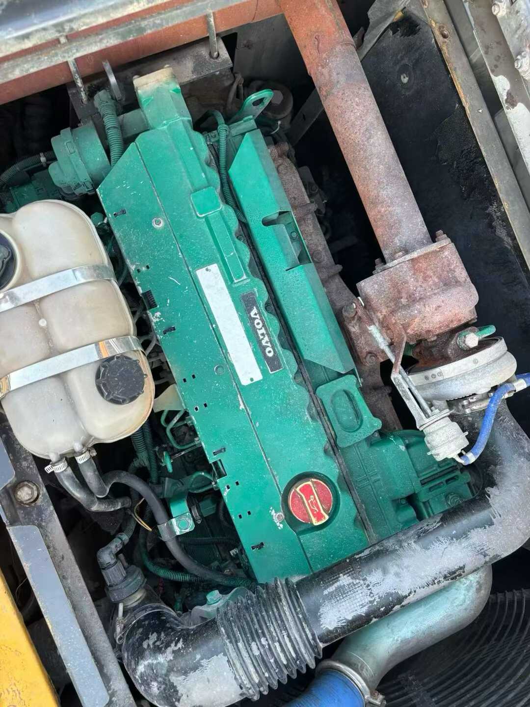 Used Volvo EW210C Excavator 2016 Model / 4