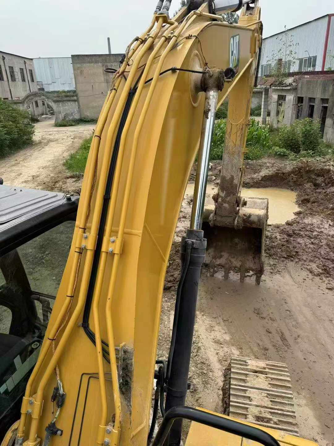 Used Caterpillar 323 Excavator 2020 Model / 5