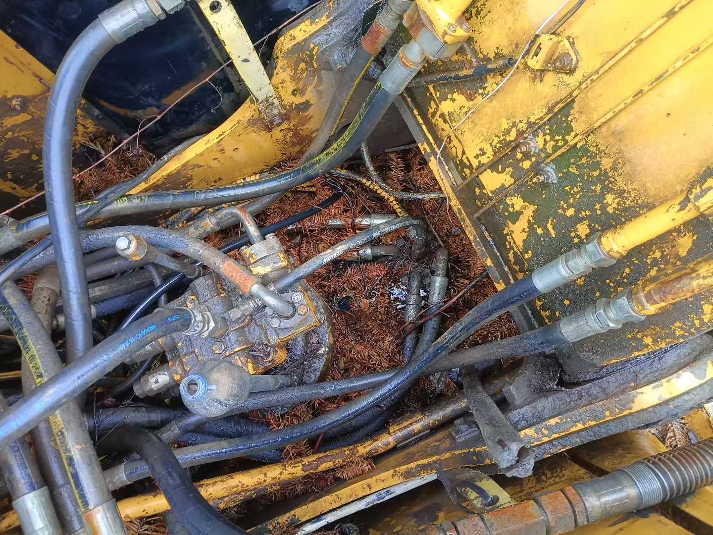 Used Caterpillar 323 Excavator 2016 Model / 2