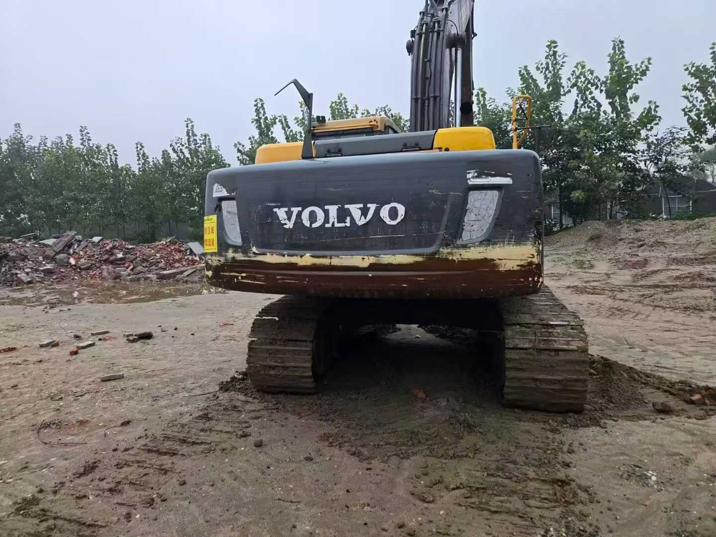 Used Volvo EC220D Excavator 2014 Model / 3