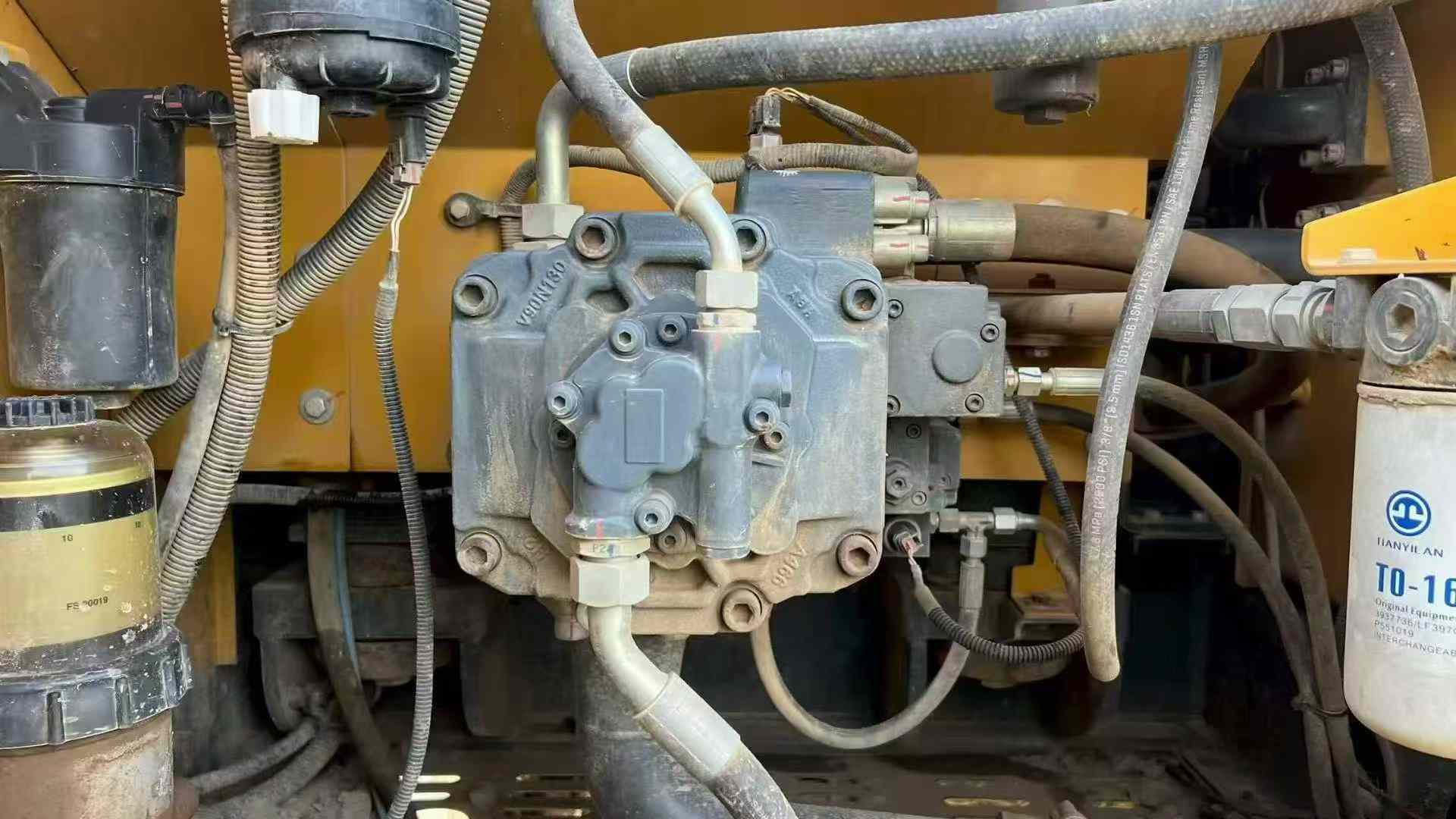 Used XCMG LW200 Excavator 2021 Model / 5