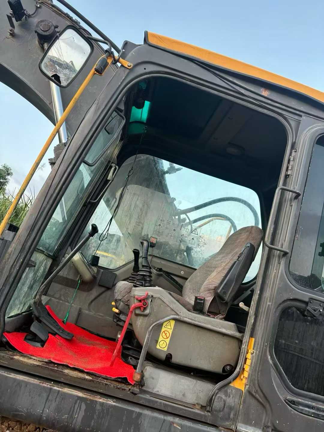 Used Volvo EW210C Excavator 2016 Model / 3