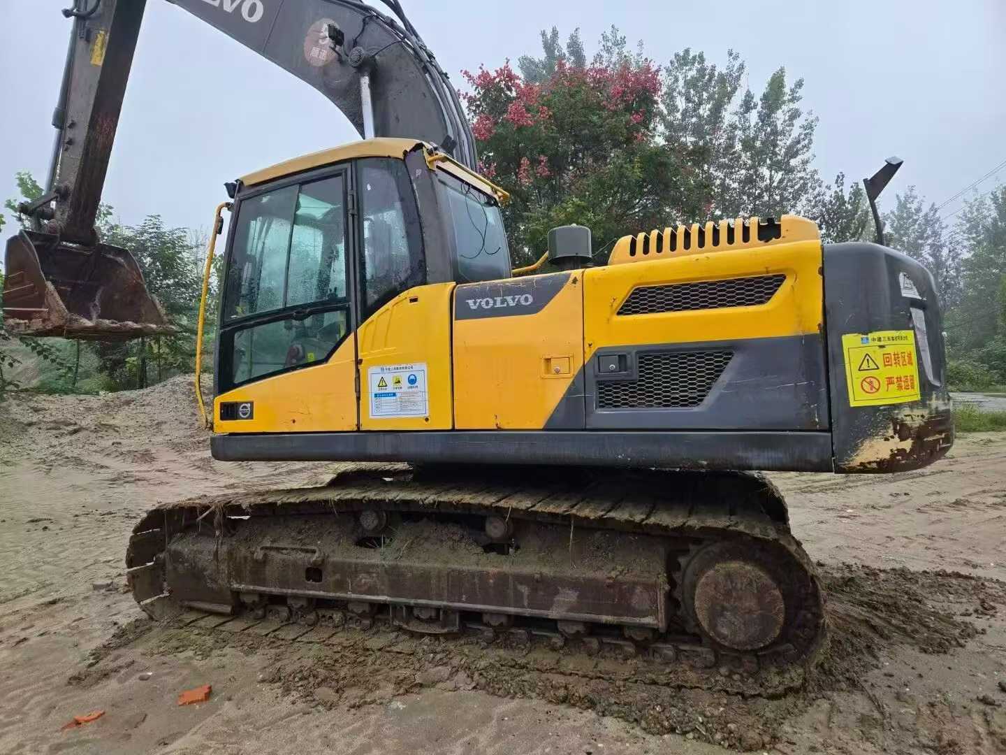 Used Volvo EC220D Excavator 2014 Model