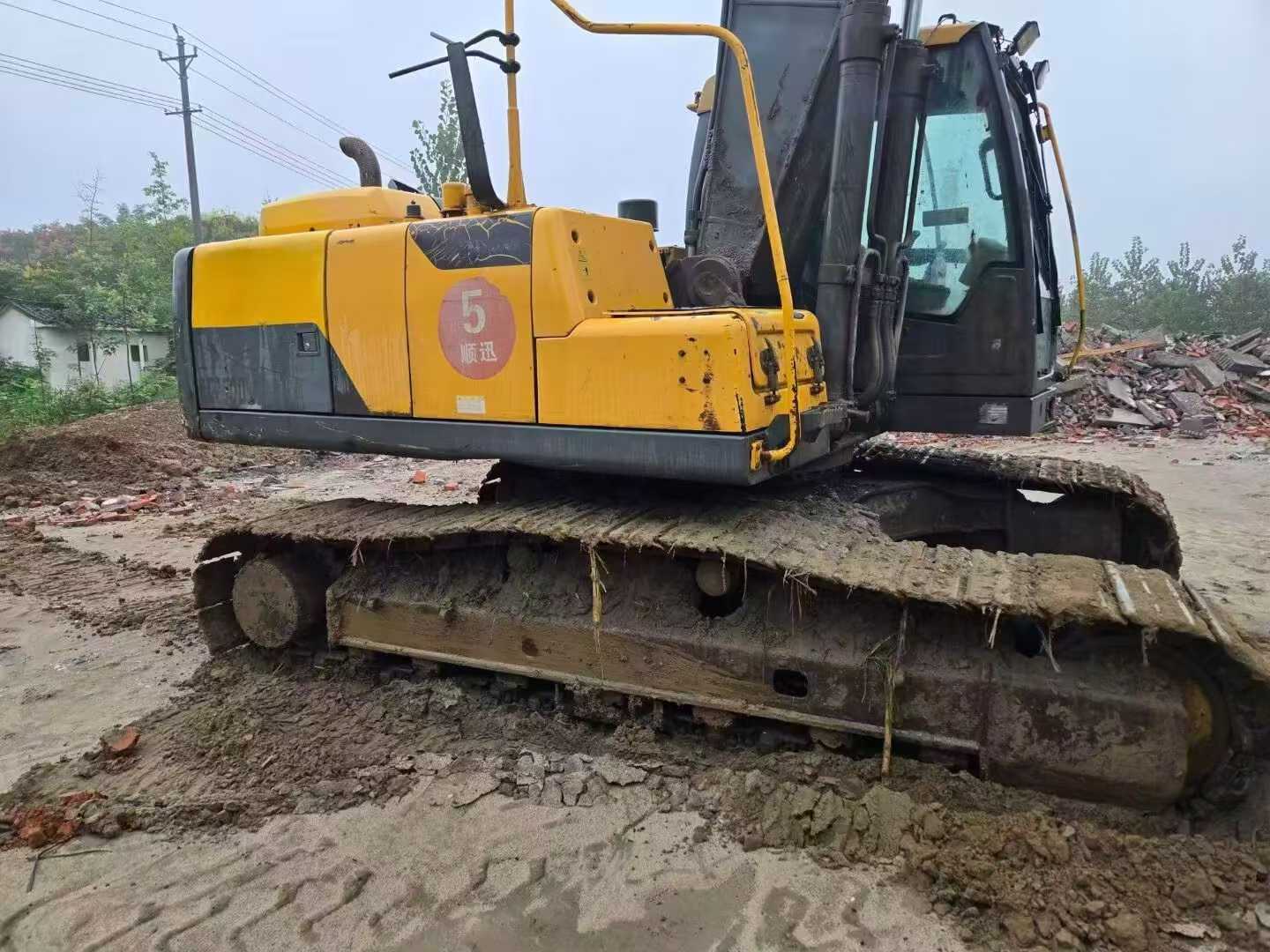 Used Volvo EC220D Excavator 2014 Model / 4