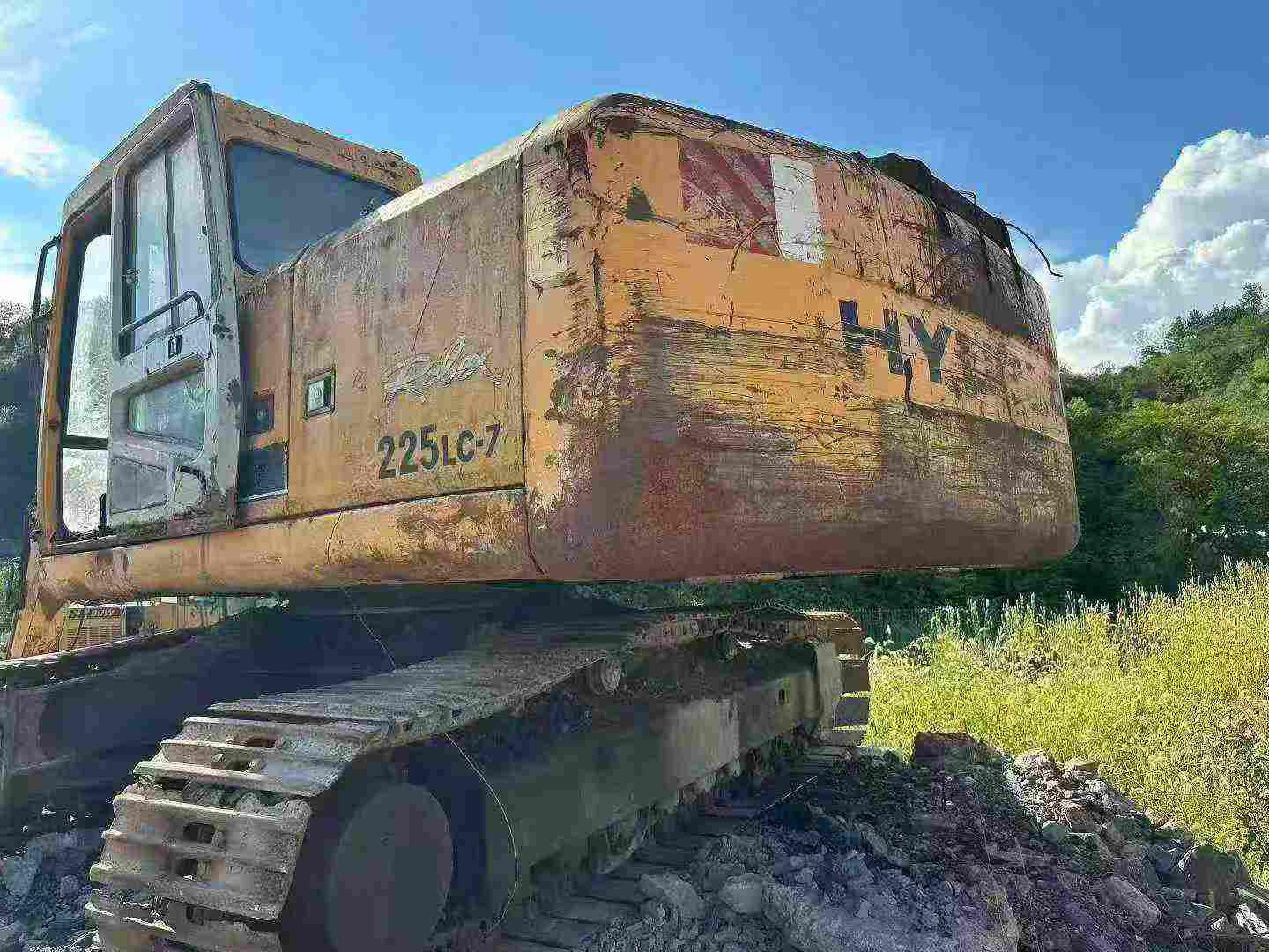 Used Hyundai R225-7 Excavator 2016 Model