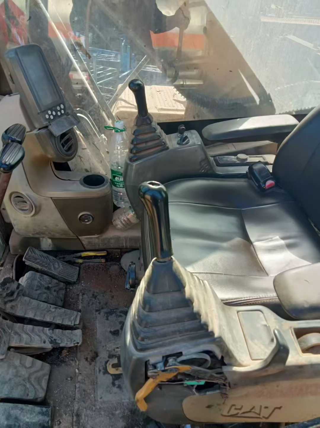 Used Caterpillar 323DL Excavator 2011 Model / 7