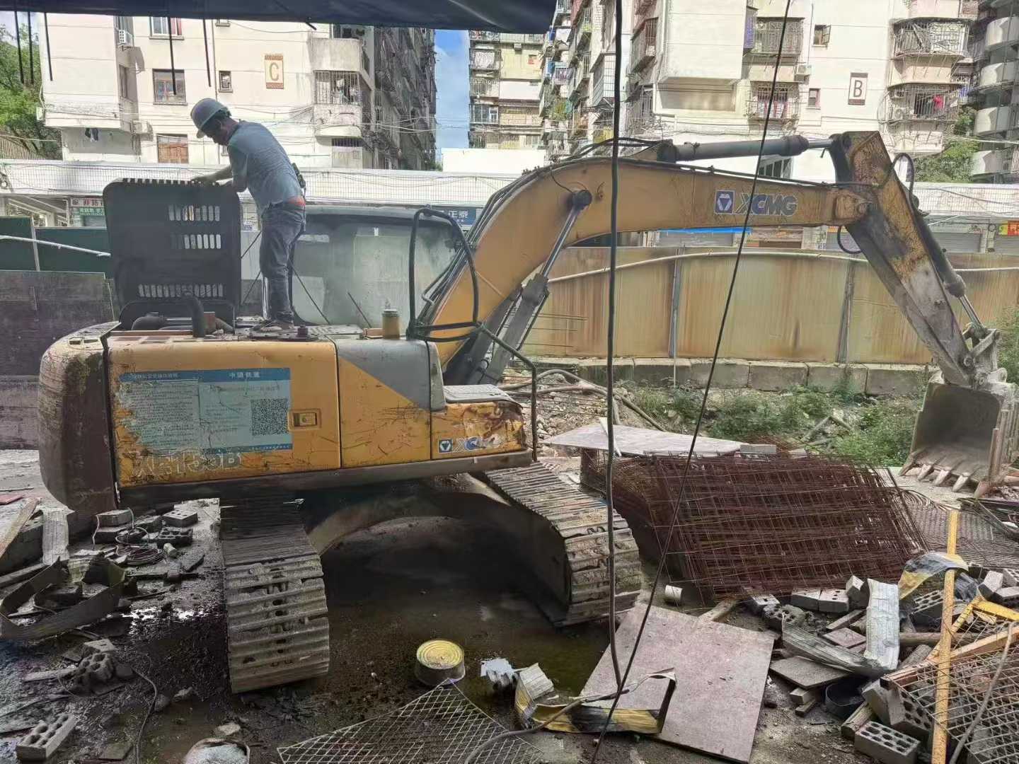 Used XCMG XE135B Excavator 2016 Model