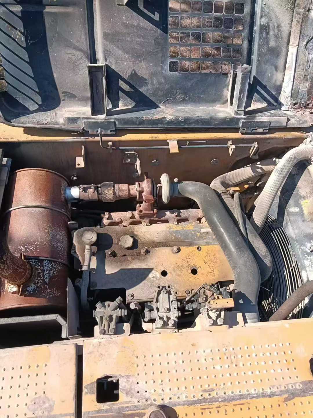 Used Caterpillar 323DL Excavator 2011 Model / 4