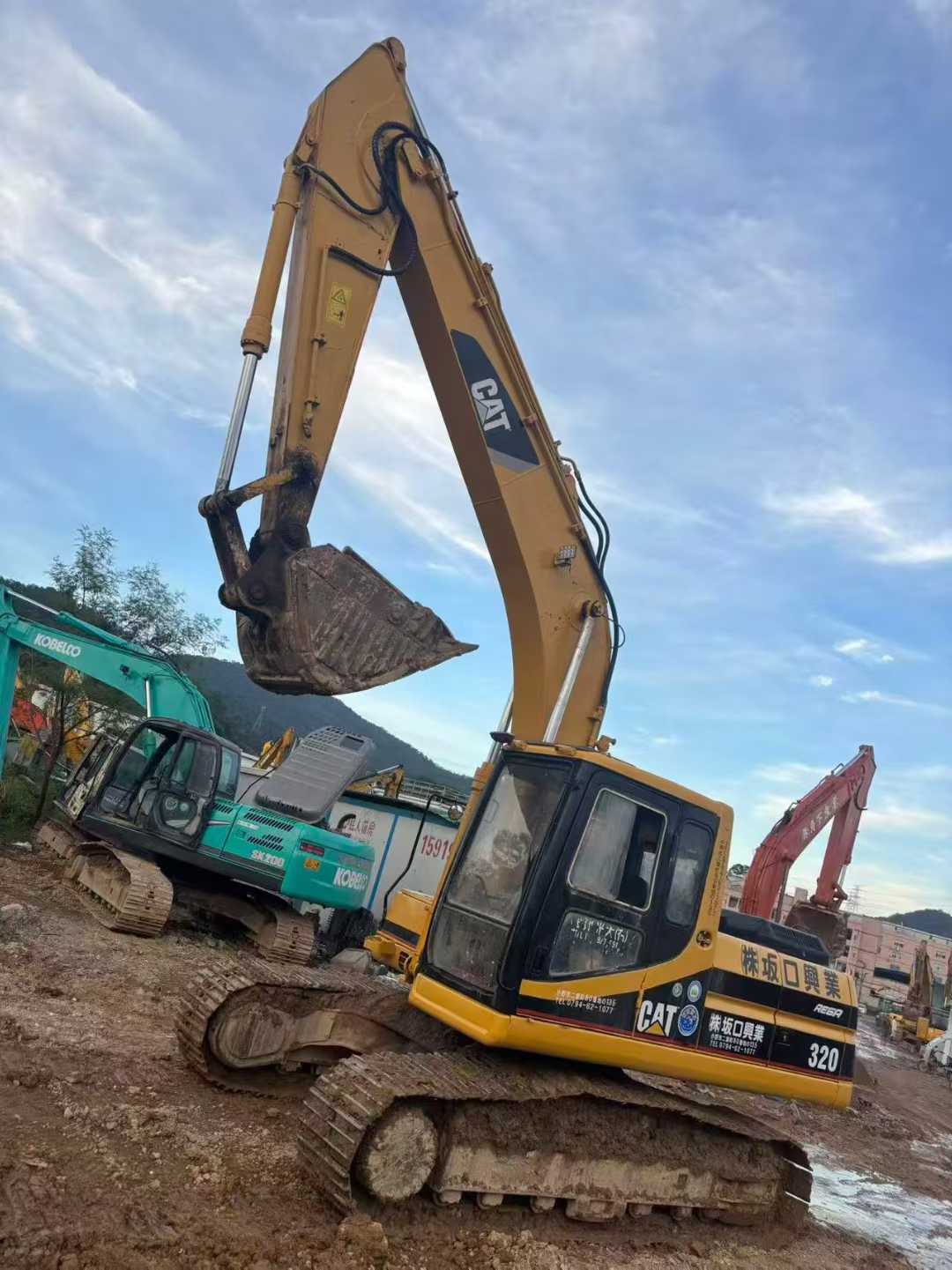 Used Caterpillar 320V2 Excavator 2016 Model / 8