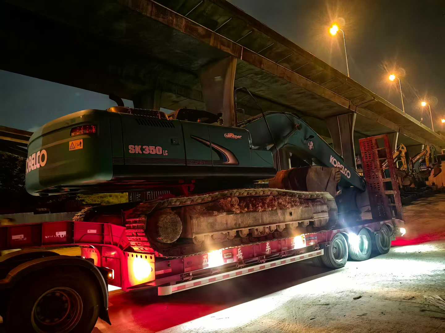 Used Kobelco SK350LC8 Excavator 2016 Model / 2