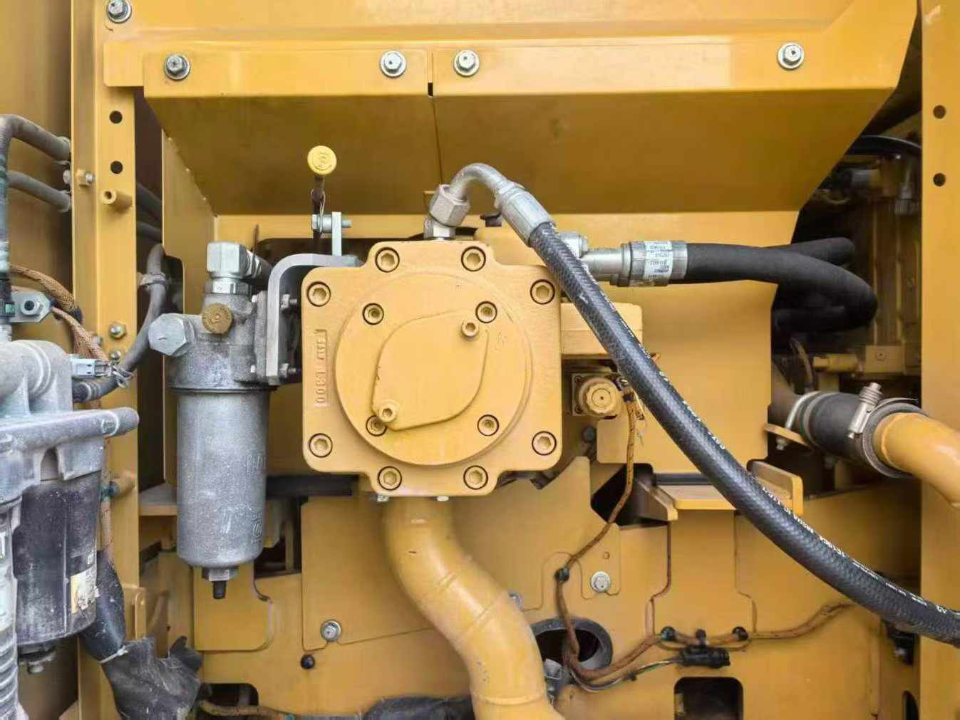 Used Caterpillar 323 Excavator 2020 Model / 9