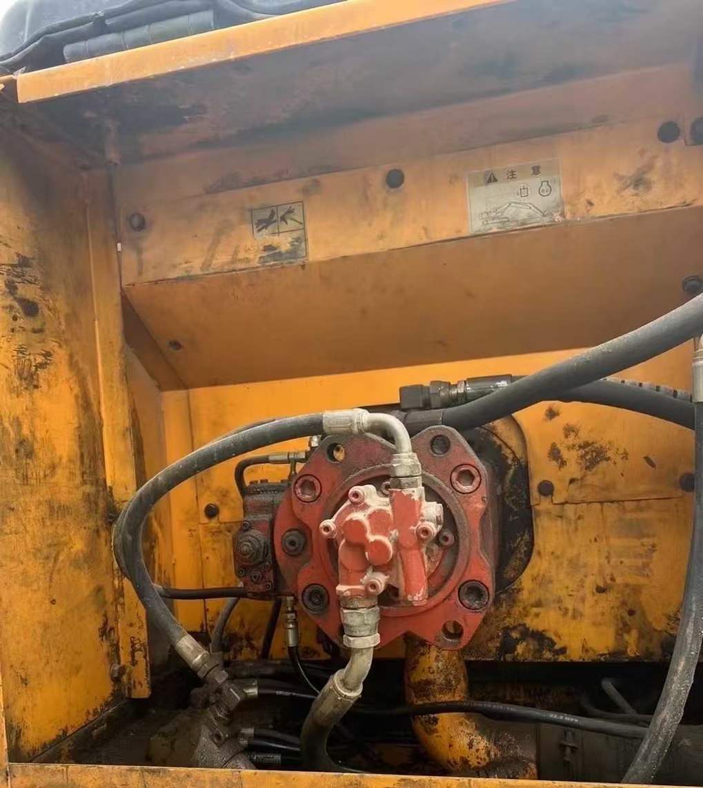 Used Hyundai R225-7 Excavator 2016 Model / 4