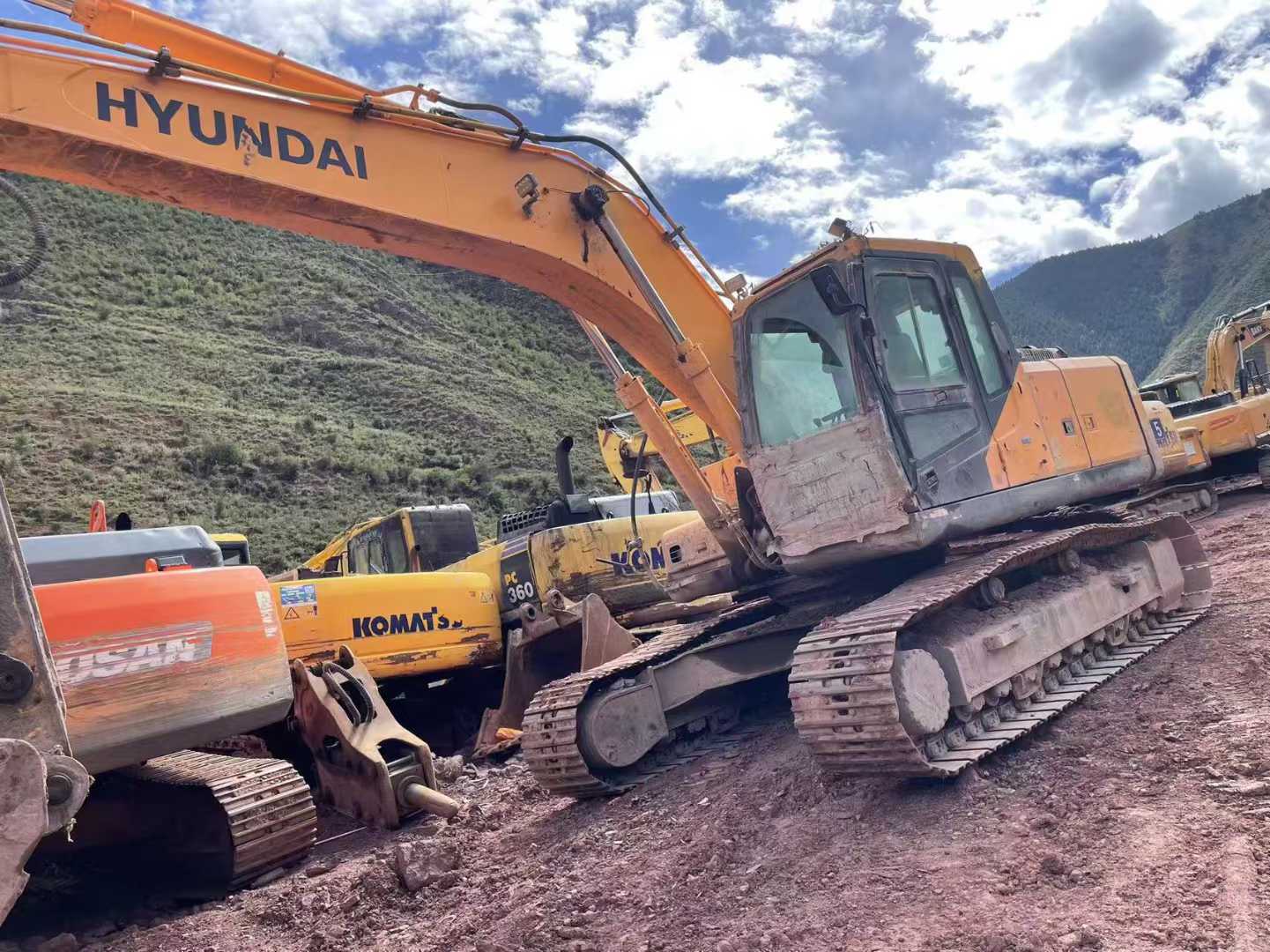 Used Hyundai R225LVS Excavator 2015 Model