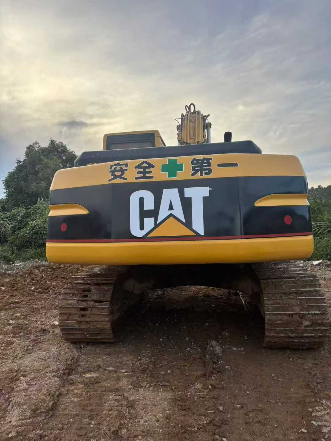 Used Caterpillar 320V2 Excavator 2016 Model / 9