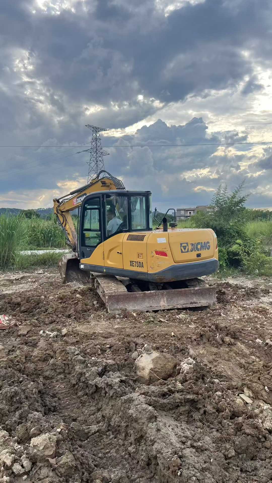 Used XCMG XE75WD Excavator 2021 Model