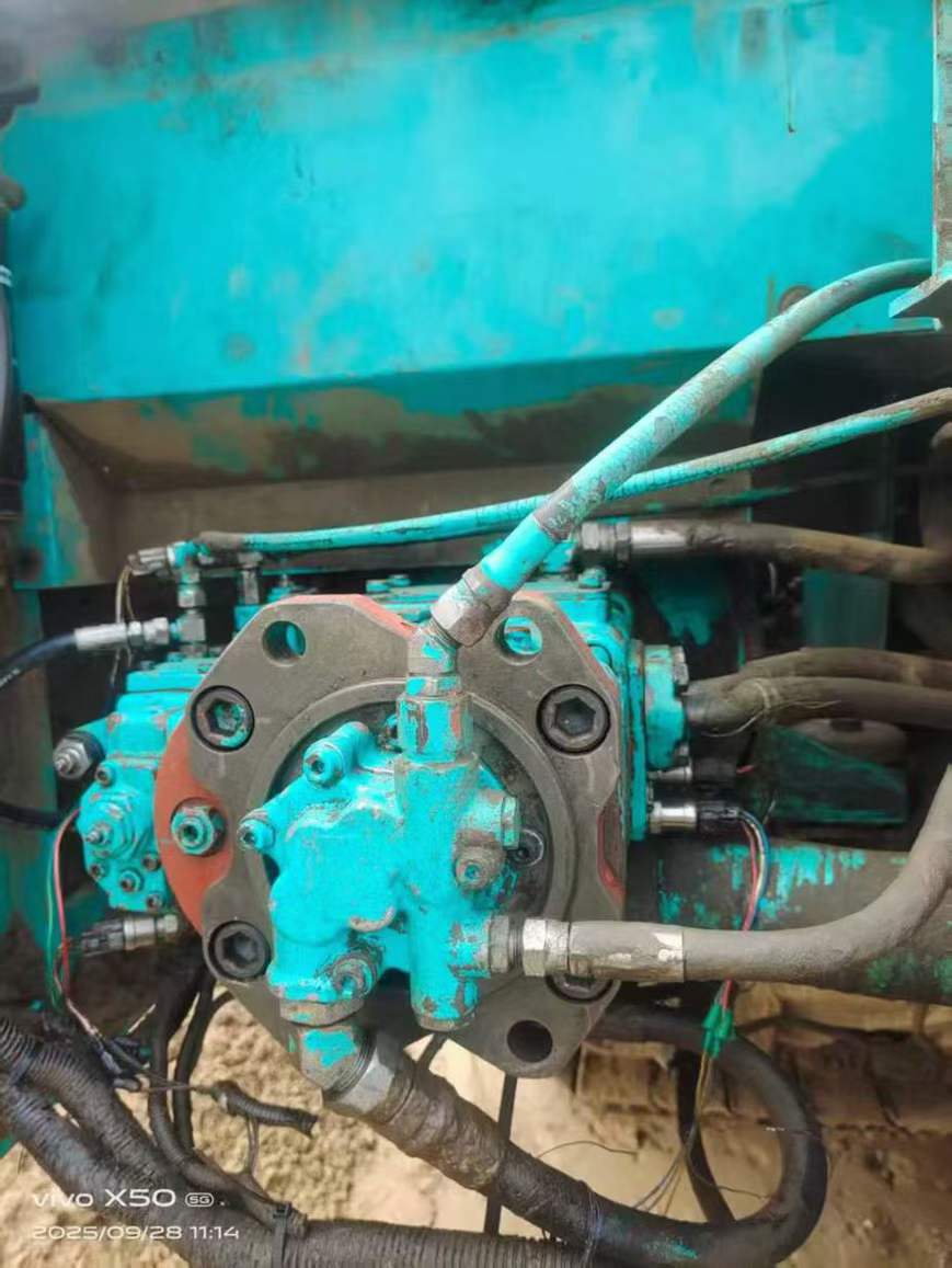 Used Kobelco SK200-6 Excavator 2016 Model / 4