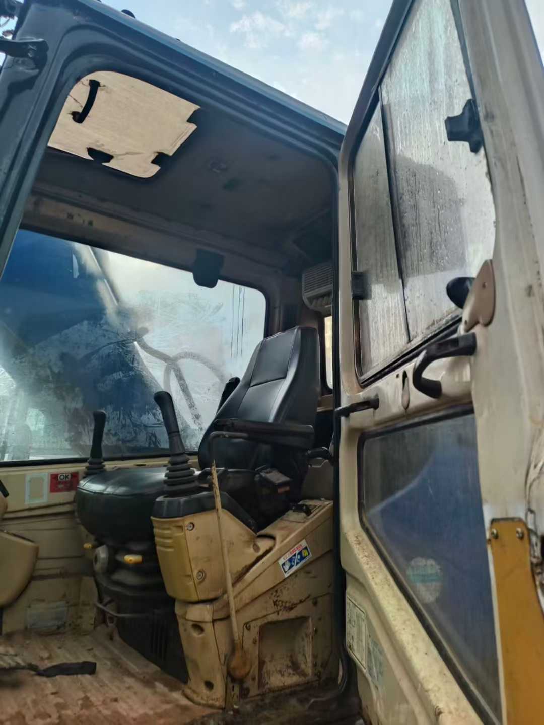 Used Caterpillar 320V2 Excavator 2016 Model / 5