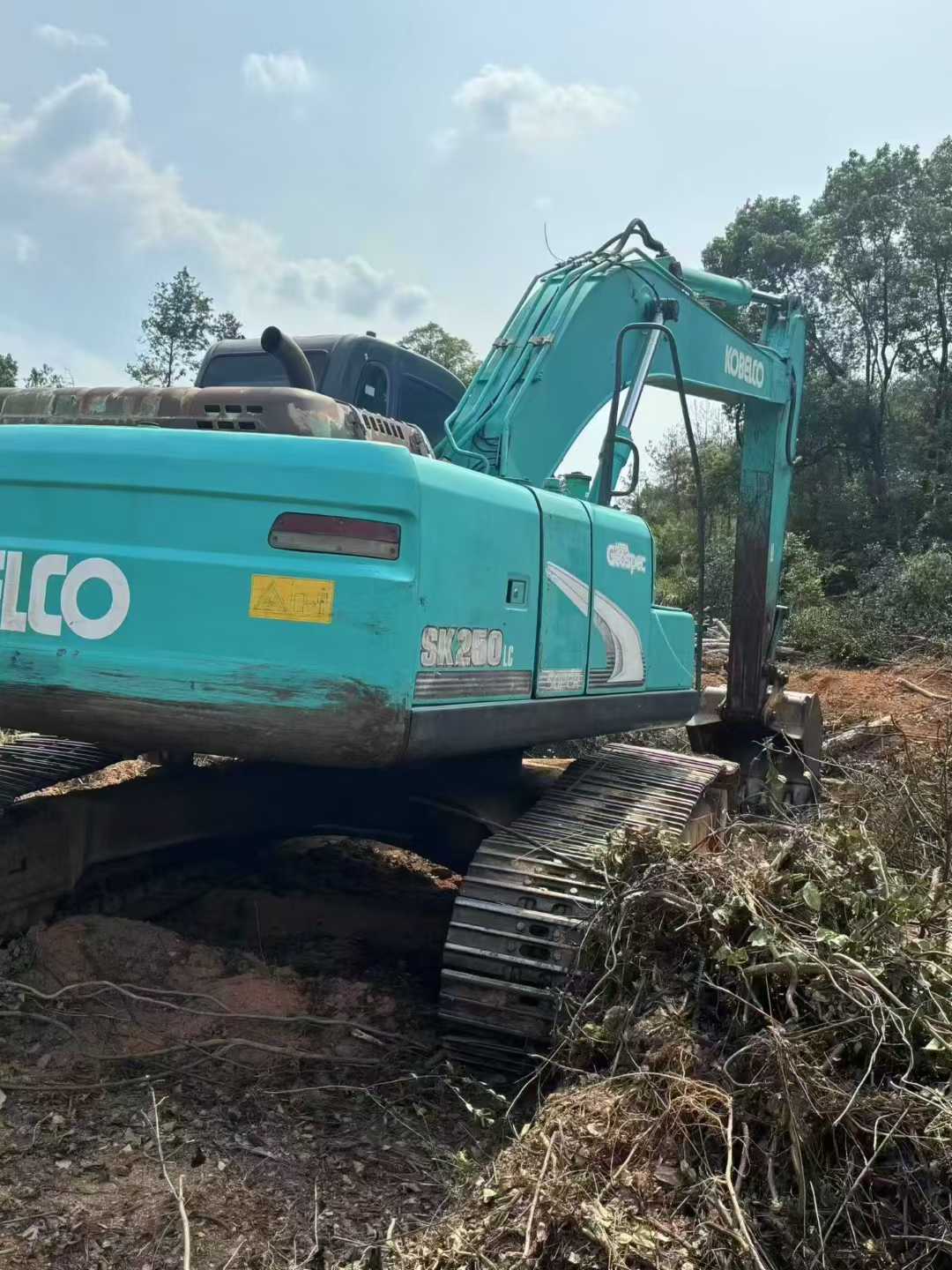Used Kobelco SK210 Excavator 2010 Model / 3