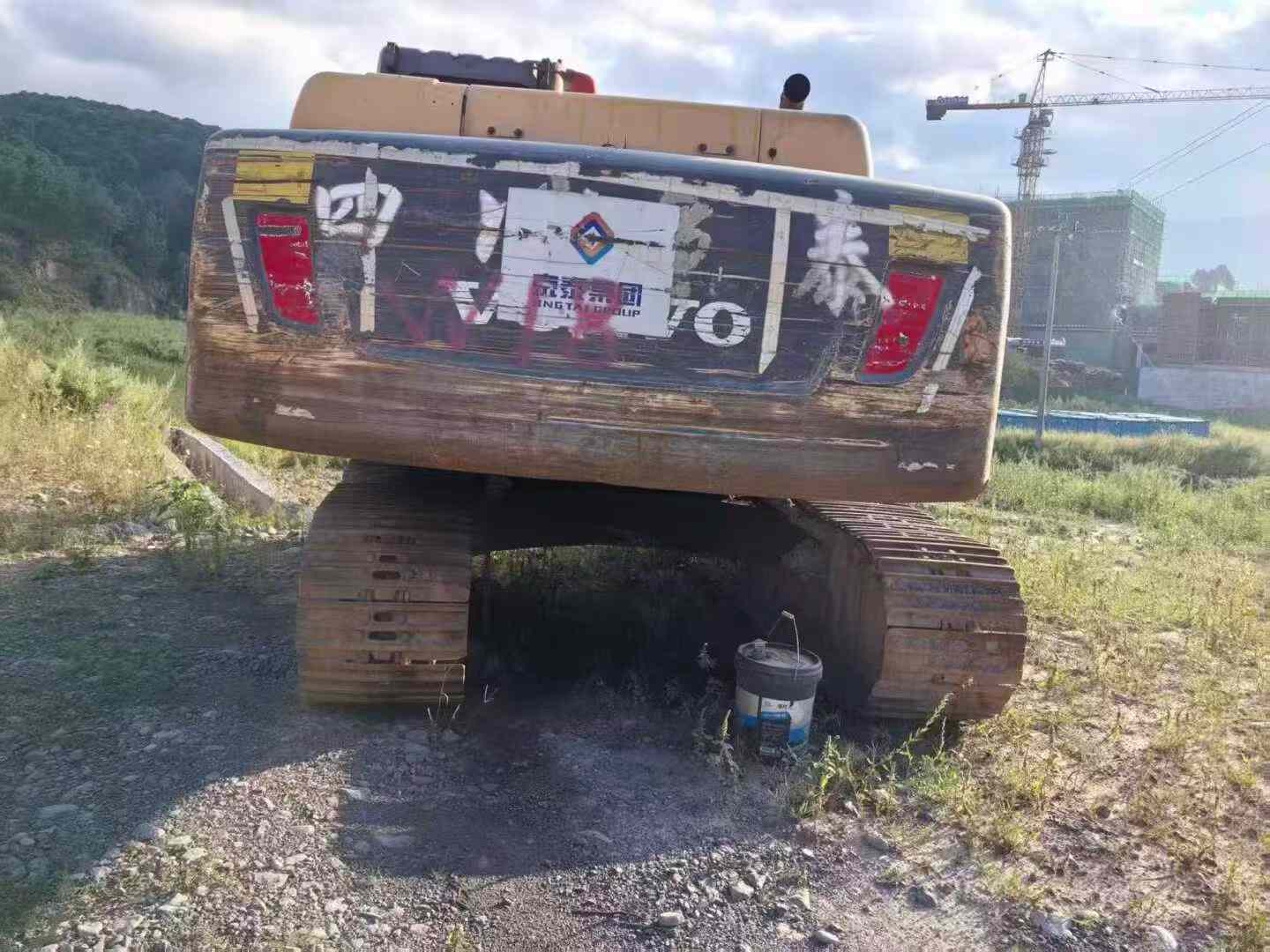 Used Volvo EW210C Excavator 2013 Model / 9