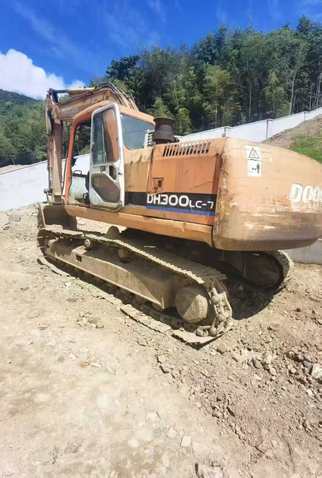 Used Doosan DL300 Excavator 2016 Model
