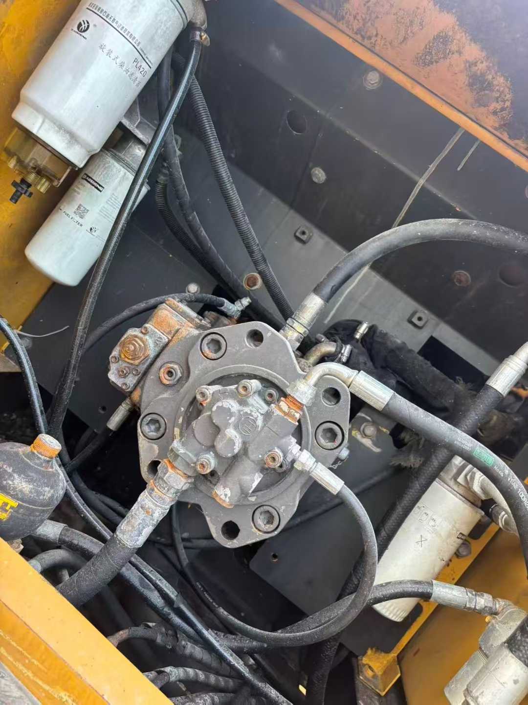 Used Volvo EW210C Excavator 2016 Model / 8