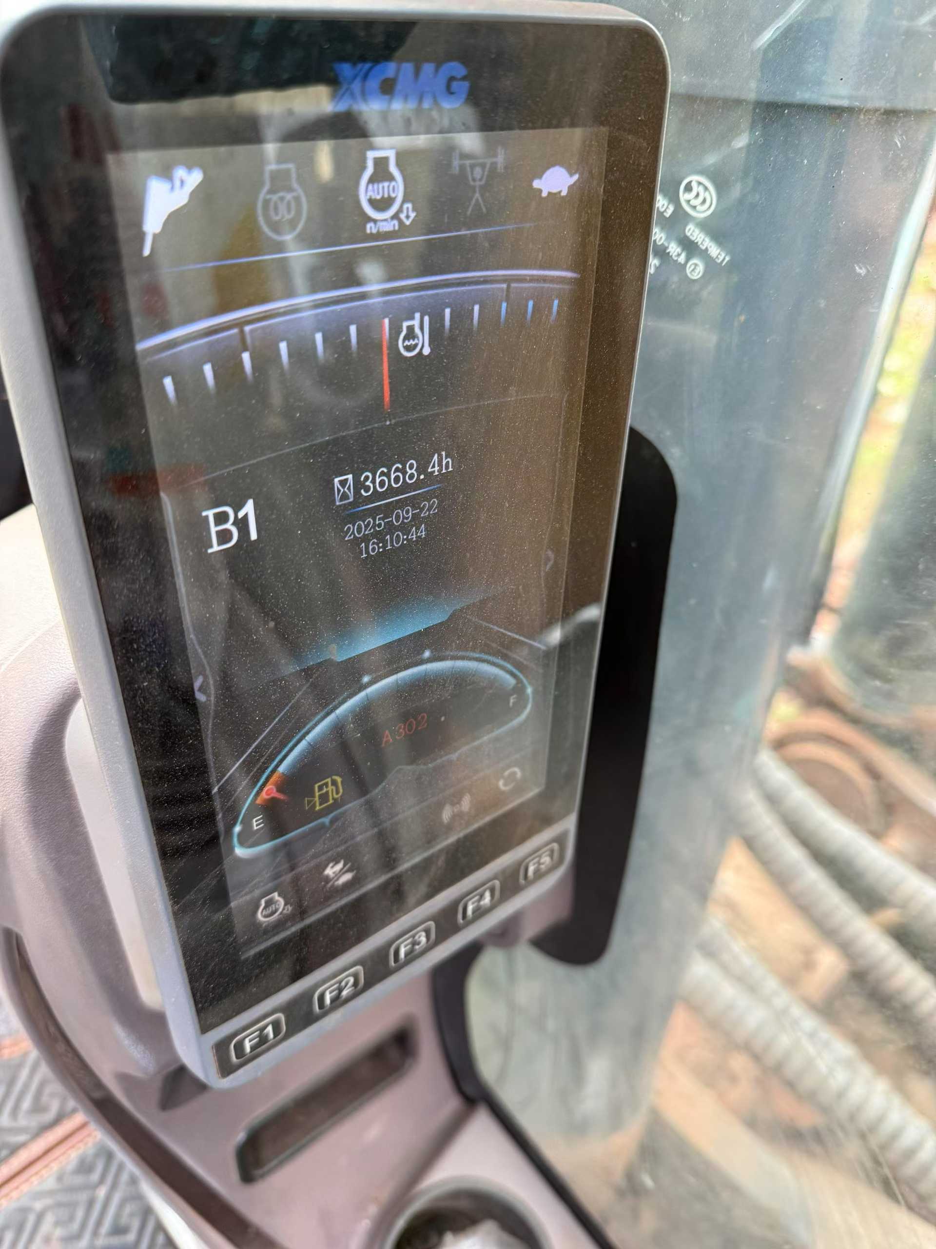 Used XCMG LW200 Excavator 2021 Model / 8