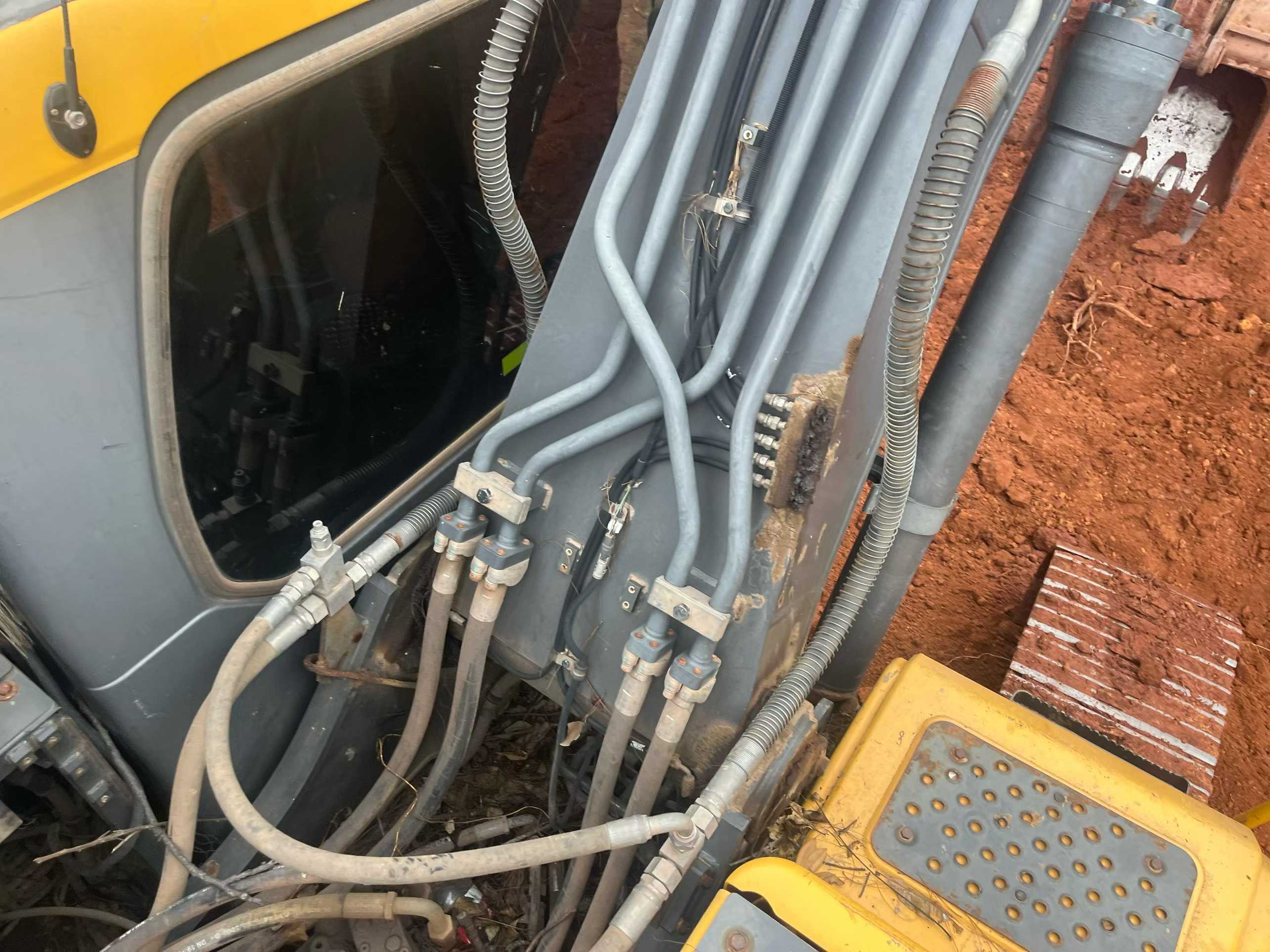 Used Volvo EW210C Excavator 2018 Model / 6