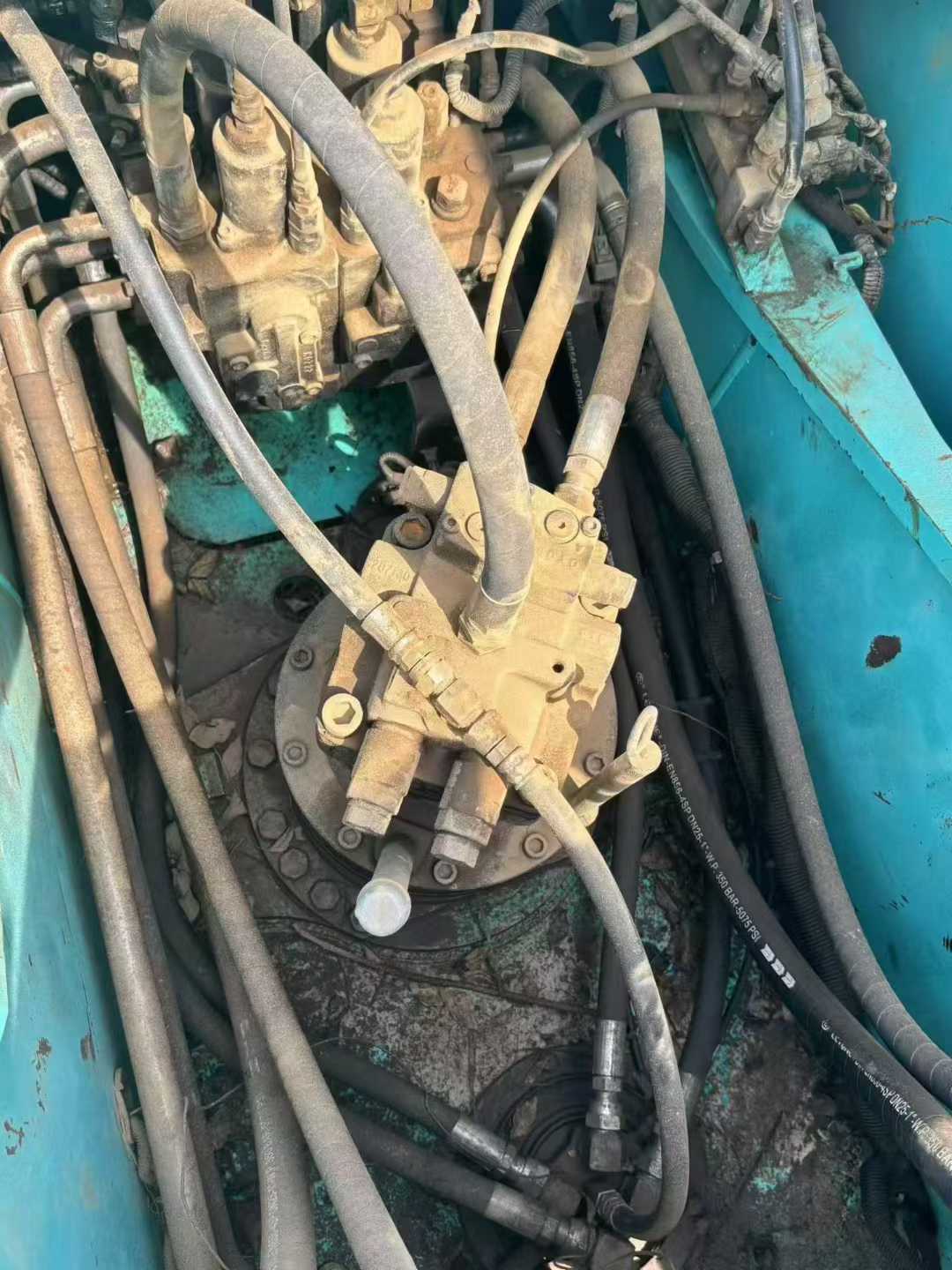 Used Kobelco SK210 Excavator 2010 Model / 6