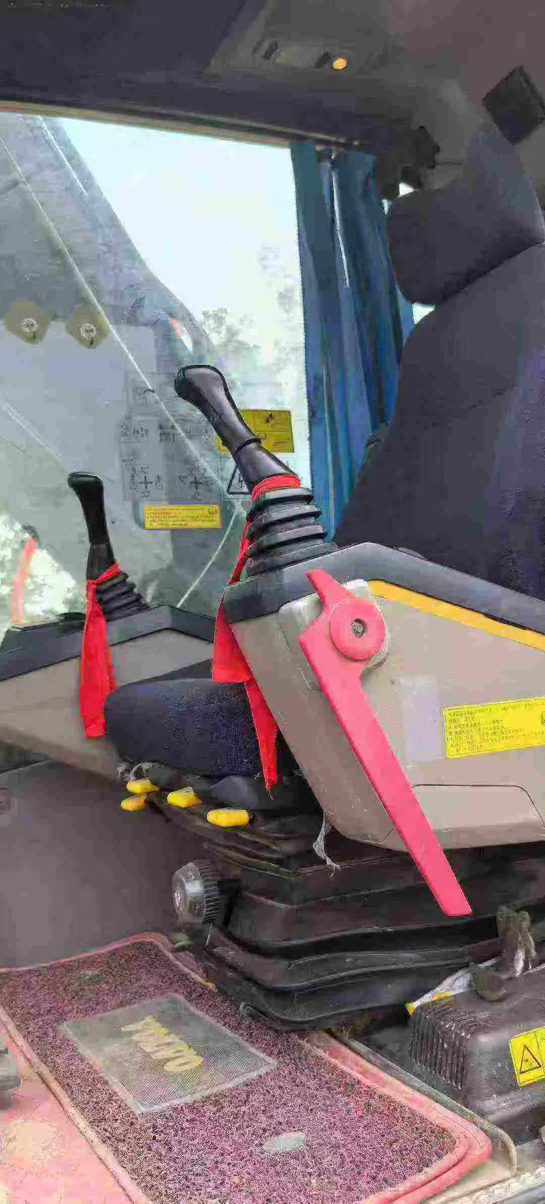 Used Volvo EC200 Excavator 2021 Model / 3