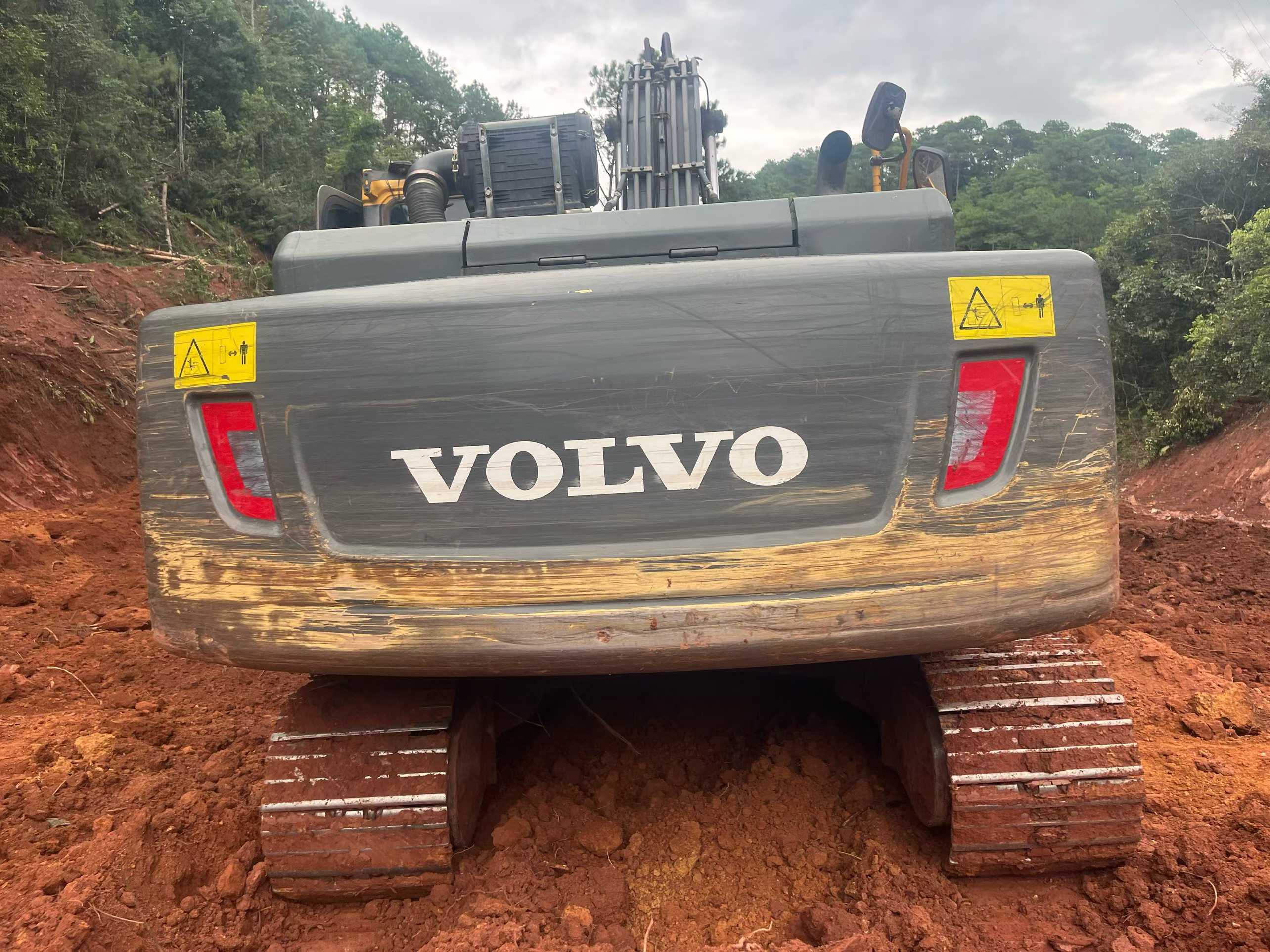 Used Volvo EW210C Excavator 2018 Model / 3
