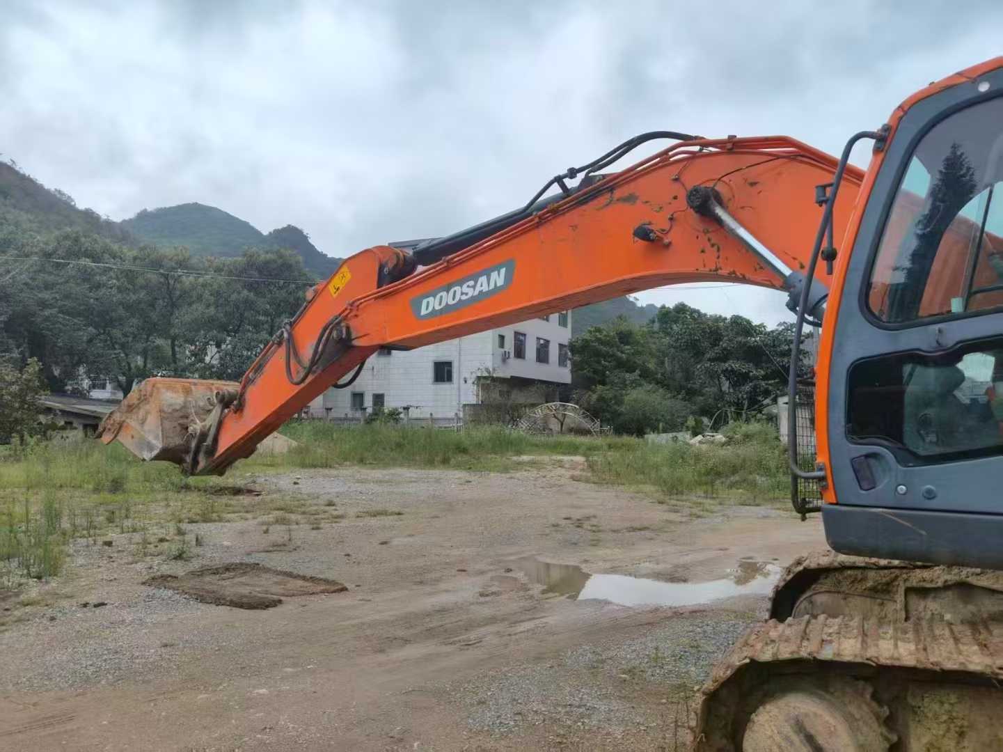 Used Doosan DL300 Excavator 2019 Model / 3