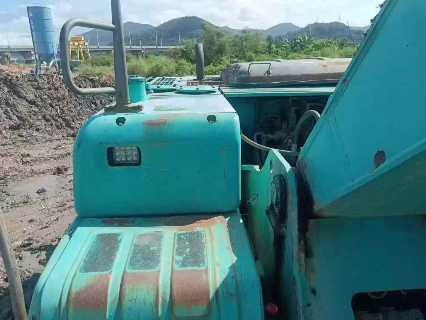 Used Kobelco SK200 Excavator 2016 Model / 2