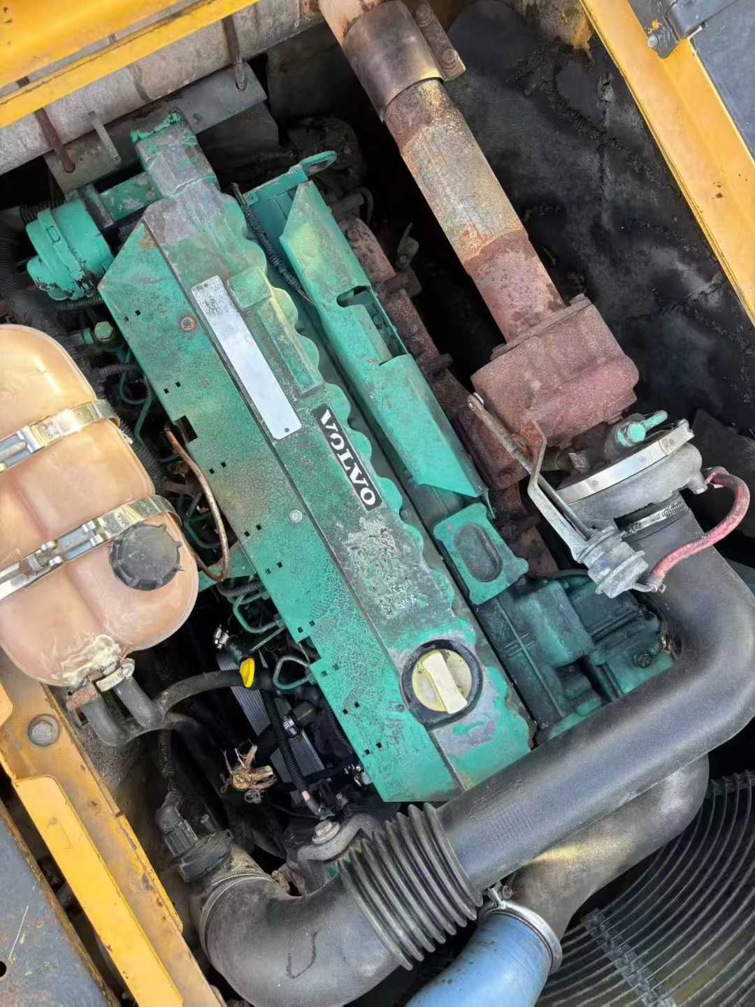 Used Volvo EW210C Excavator 2016 Model / 9